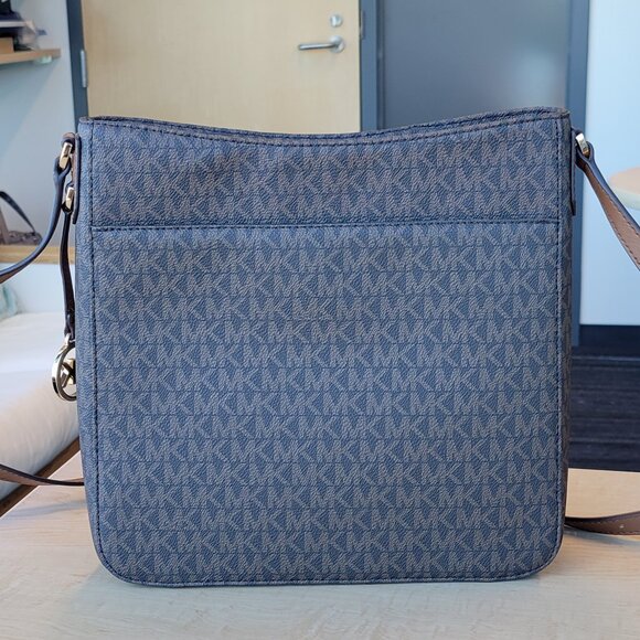 Michael Kors Jet Set Travel Large Logo Messenger Bag - Picture 3 of 12